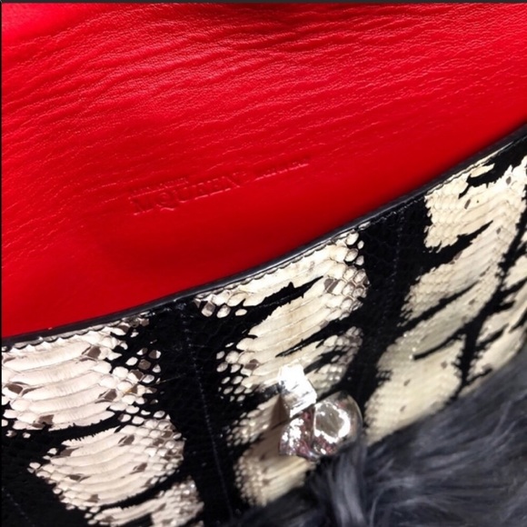 💕💬 ALEXANDER MCQUEEN Python Clutch♡ - Picture 4 of 10